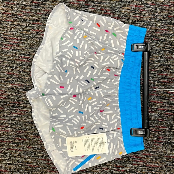 NWT Lululemon Seawheeze Size 12 Beautiful! ShortsLL06